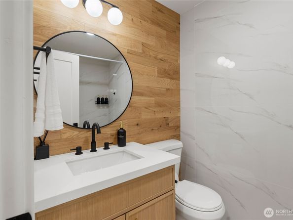 13652 99th Avenue NE, Kirkland WA 98034