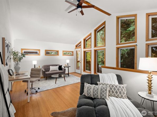 10526 181st Avenue NE, Redmond WA 98052