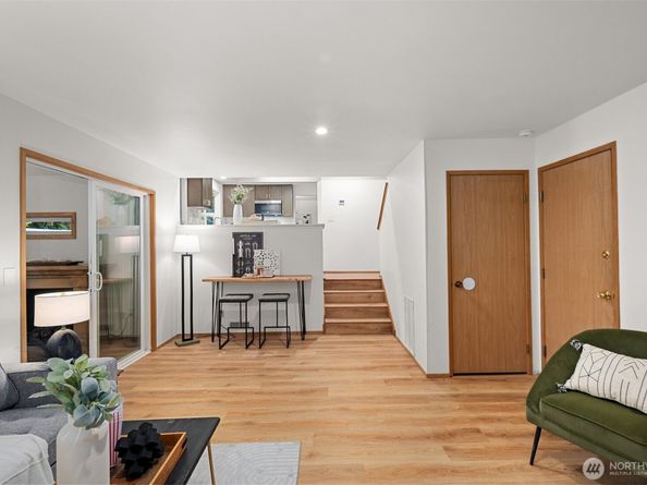 10526 181st Avenue NE, Redmond WA 98052