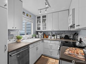 3420 32nd Avenue W, Seattle WA 98199