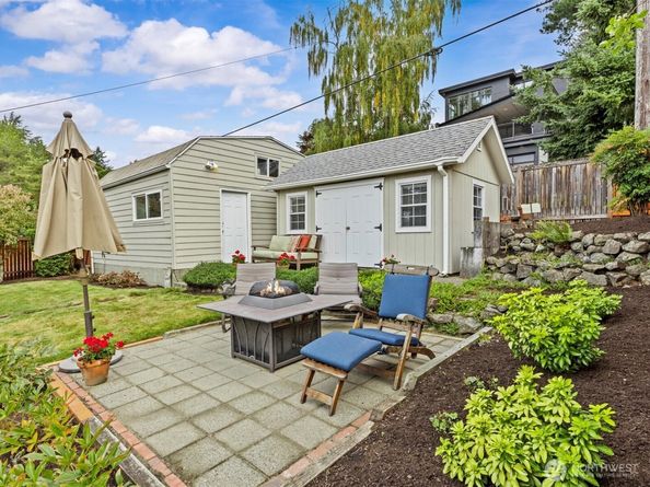 3420 32nd Avenue W, Seattle WA 98199