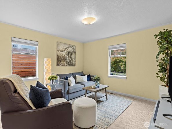 3420 32nd Avenue W, Seattle WA 98199