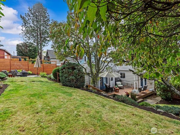3420 32nd Avenue W, Seattle WA 98199