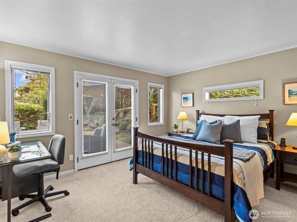 3420 32nd Avenue W, Seattle WA 98199