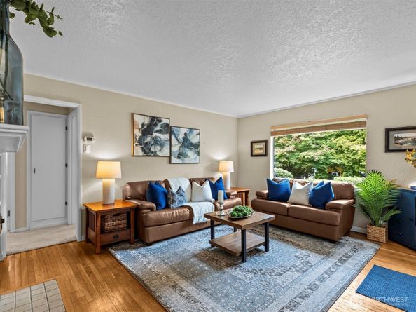 3420 32nd Avenue W, Seattle WA 98199
