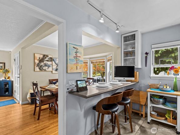 3420 32nd Avenue W, Seattle WA 98199