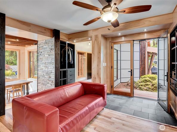 24123 7th Avenue W, Bothell WA 98021