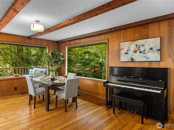 2008 E Lake Sammamish Parkway NE, Sammamish WA 98074