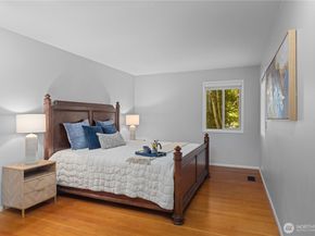 2008 E Lake Sammamish Parkway NE, Sammamish WA 98074