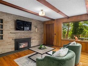 2008 E Lake Sammamish Parkway NE, Sammamish WA 98074