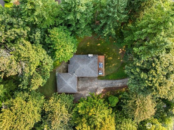 2008 E Lake Sammamish Parkway NE, Sammamish WA 98074