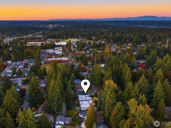 6809 120th Avenue NE, Kirkland WA 98033