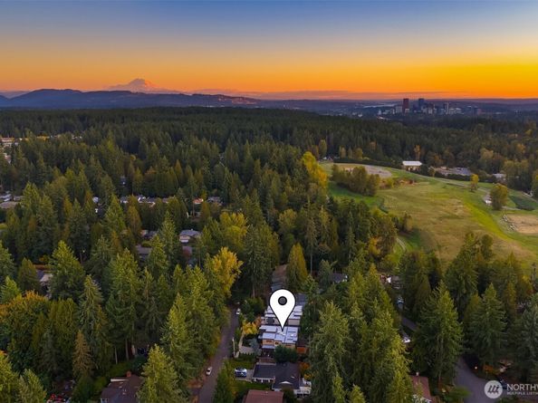 6809 120th Avenue NE, Kirkland WA 98033