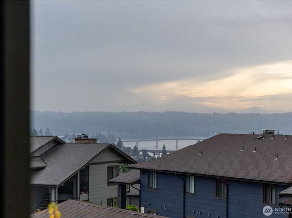 3560 Narrows View Lane NE 5201, Bremerton WA 98310