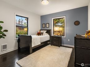 4318 NE 41st Street, Seattle WA 98105