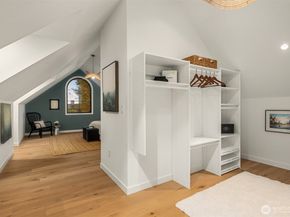 4318 NE 41st Street, Seattle WA 98105