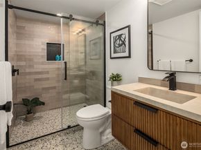 4318 NE 41st Street, Seattle WA 98105