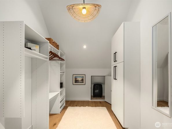 4318 NE 41st Street, Seattle WA 98105