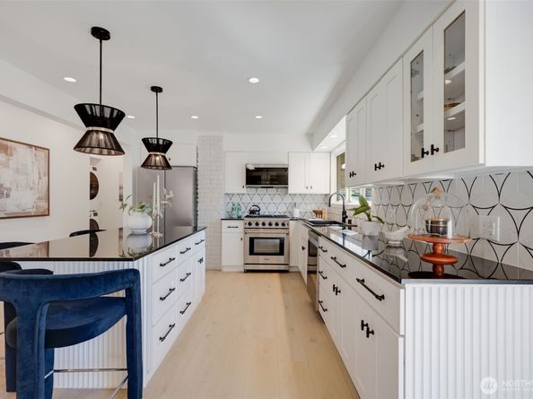 4205 5th Avenue NW, Seattle WA 98107