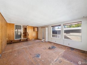1015 E Chicago Street, Kent WA 98030