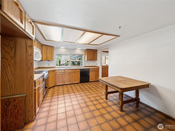 1015 E Chicago Street, Kent WA 98030