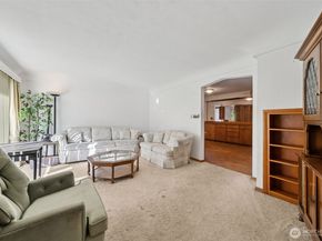 1015 E Chicago Street, Kent WA 98030