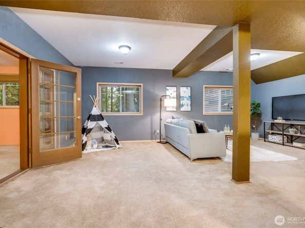 19812 163rd Avenue NE, Woodinville WA 98072