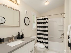 14008 Stone Avenue N, Seattle WA 98133