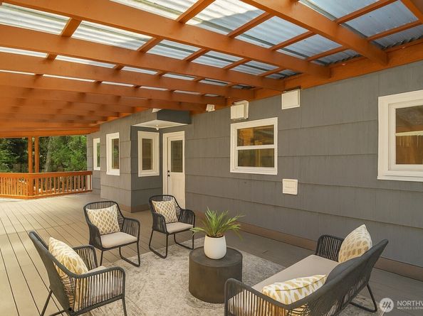 14008 Stone Avenue N, Seattle WA 98133