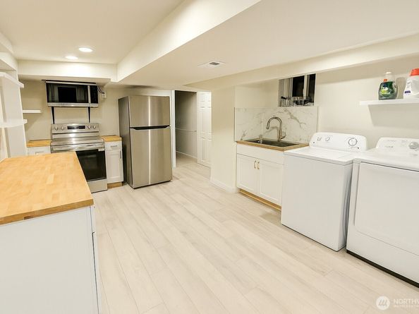14008 Stone Avenue N, Seattle WA 98133