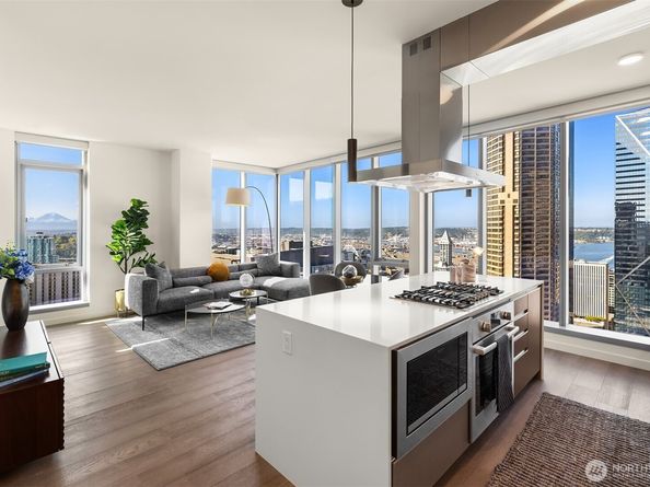 800 Columbia Street 2808, Seattle WA 98104