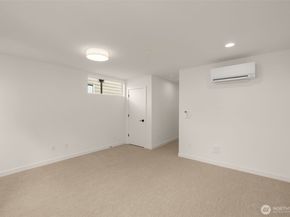 914 C 15th Avenue, Seattle WA 98122