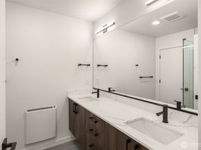 914 C 15th Avenue, Seattle WA 98122