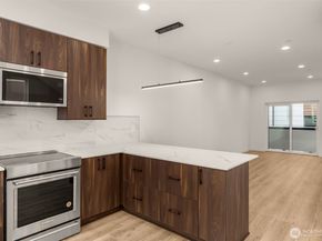 914 C 15th Avenue, Seattle WA 98122