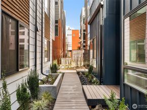 914 C 15th Avenue, Seattle WA 98122