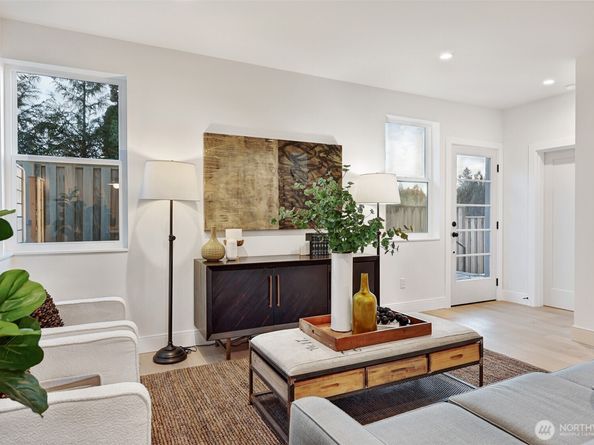 8812 41st Avenue SW, Seattle WA 98136