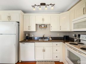 201 2nd Street S 201, Kirkland WA 98033