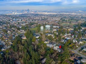 7233 36th Avenue SW, Seattle WA 98126