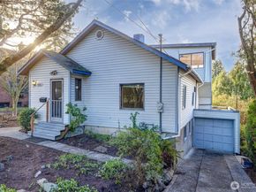 7233 36th Avenue SW, Seattle WA 98126