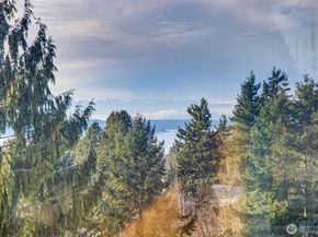 7233 36th Avenue SW, Seattle WA 98126