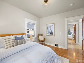 4748 4th Avenue NE, Seattle WA 98105