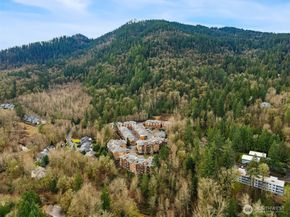 1000 Cabin Creek Lane SW B204, Issaquah WA 98027