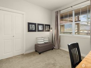 1000 Cabin Creek Lane SW B204, Issaquah WA 98027