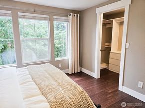 2272 Newport Way NW 14, Issaquah WA 98027