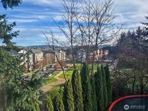 2272 Newport Way NW 14, Issaquah WA 98027