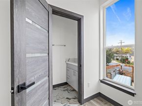 8608 42nd Avenue S, Seattle WA 98118