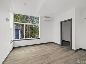 8608 42nd Avenue S, Seattle WA 98118