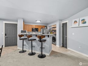7711 NE 175th Street C305, Kenmore WA 98028