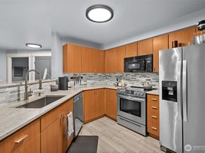 7711 NE 175th Street C305, Kenmore WA 98028