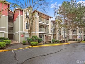 7711 NE 175th Street C305, Kenmore WA 98028